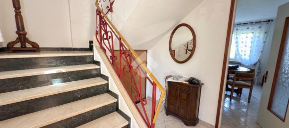 Дом с 3 спальнями в Удине, Италия № 297409 10