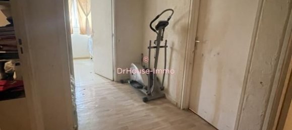 1 bedroom Apartment in Sevran, France No. 142206 3