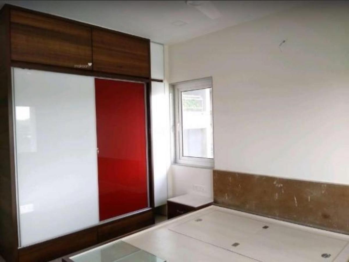 3 bedrooms House in Amdavad, India No. 18727