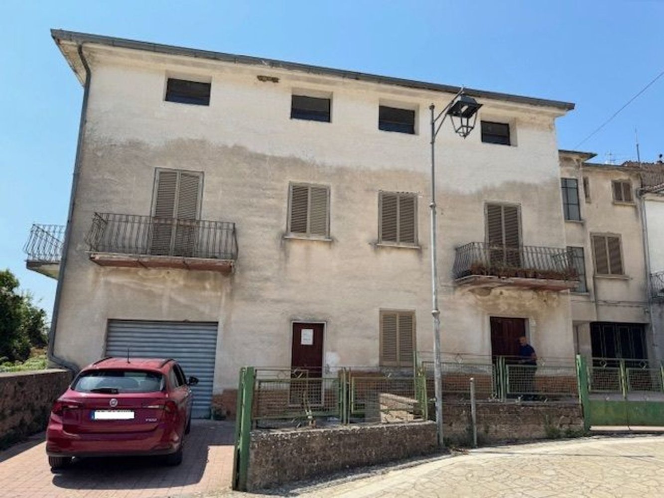 Дуплекс с 15 комнатами в Галлуччо, Италия № 300127