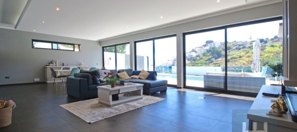 3 bedrooms House in Funchal, Portugal No. 145325 3