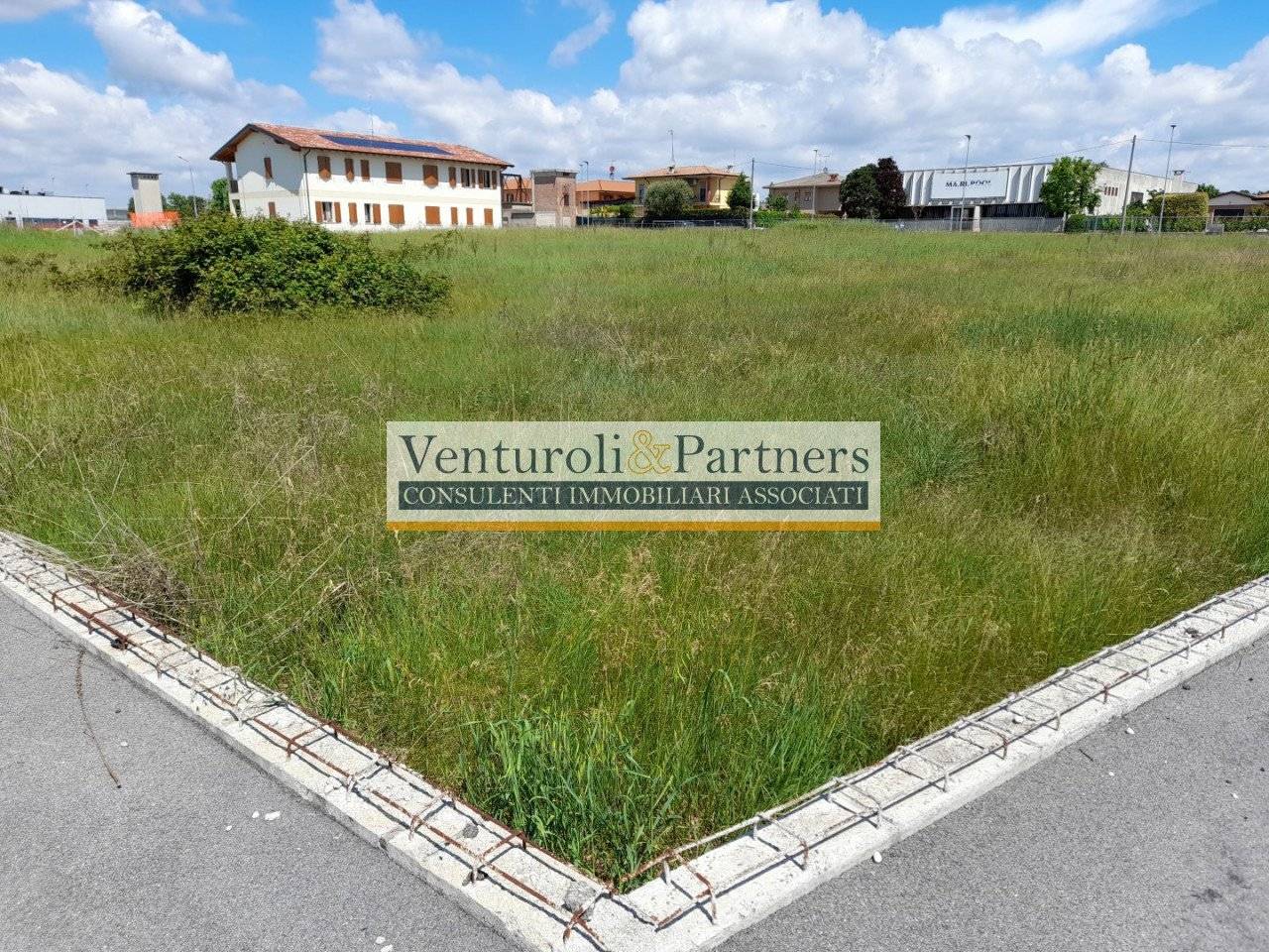 19000m² Land in Gussago, Italy No. 323268