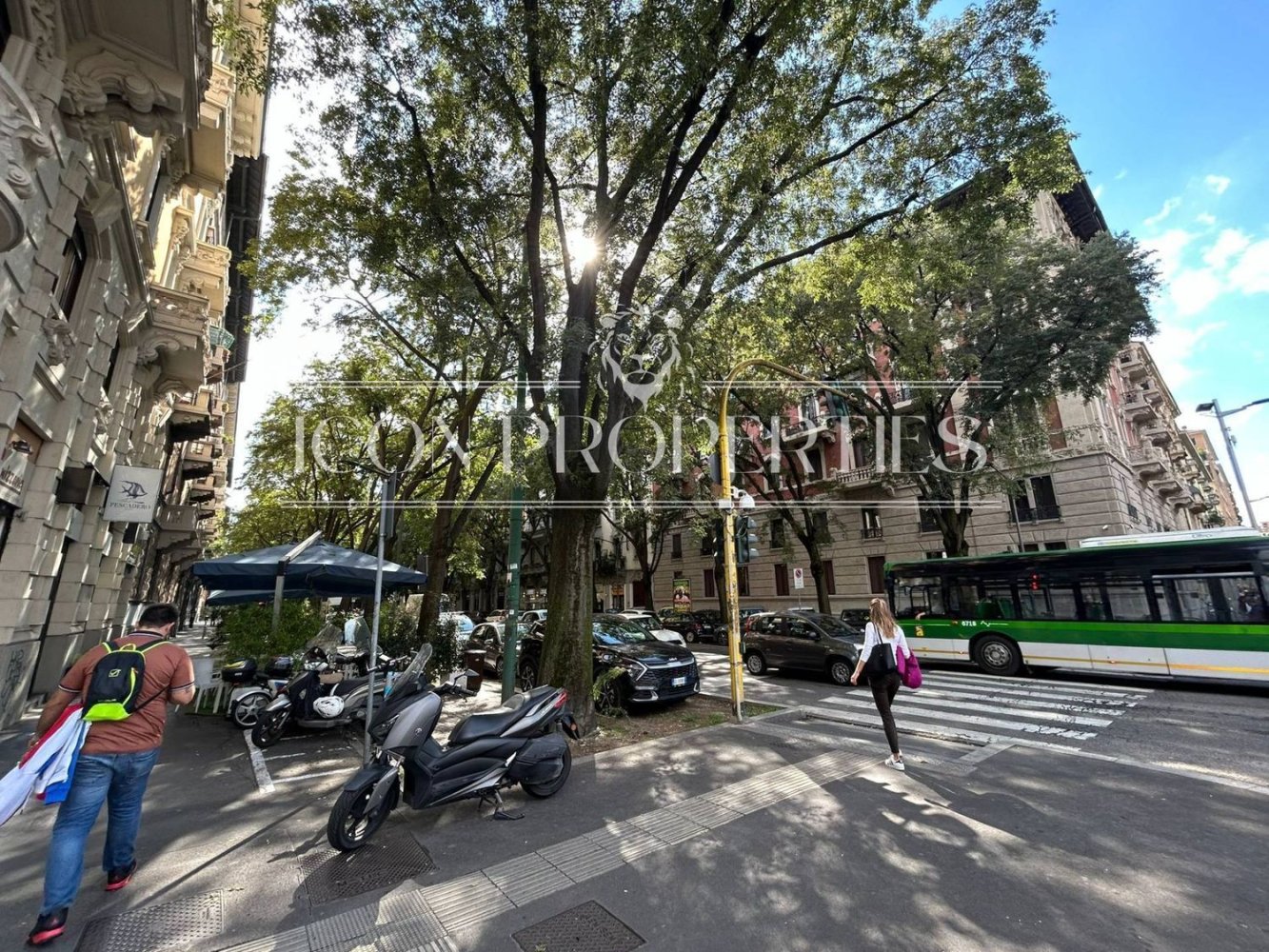 120m² Commercial property in Milan, Italy No. 248319