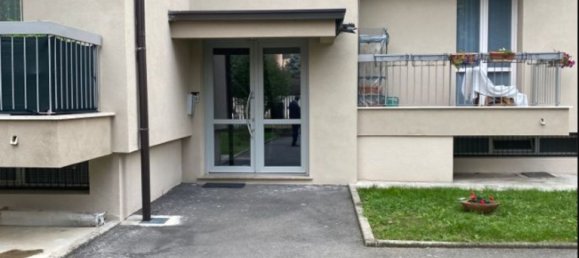 4 rooms Apartment in Verano Brianza, Italy No. 8270 2