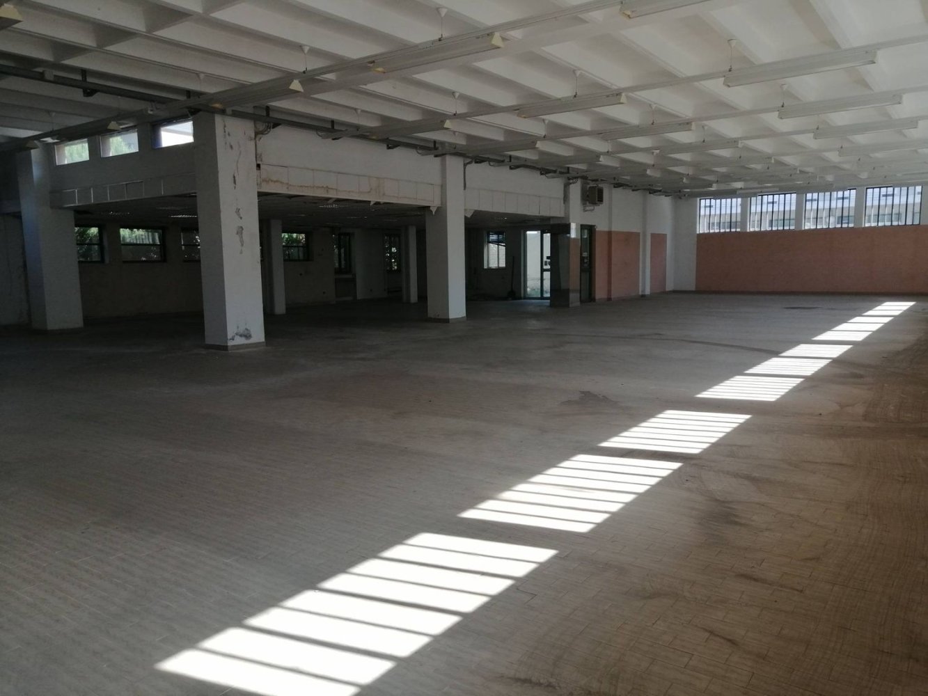 700m² Commercial property in Trecate, Italy No. 345867