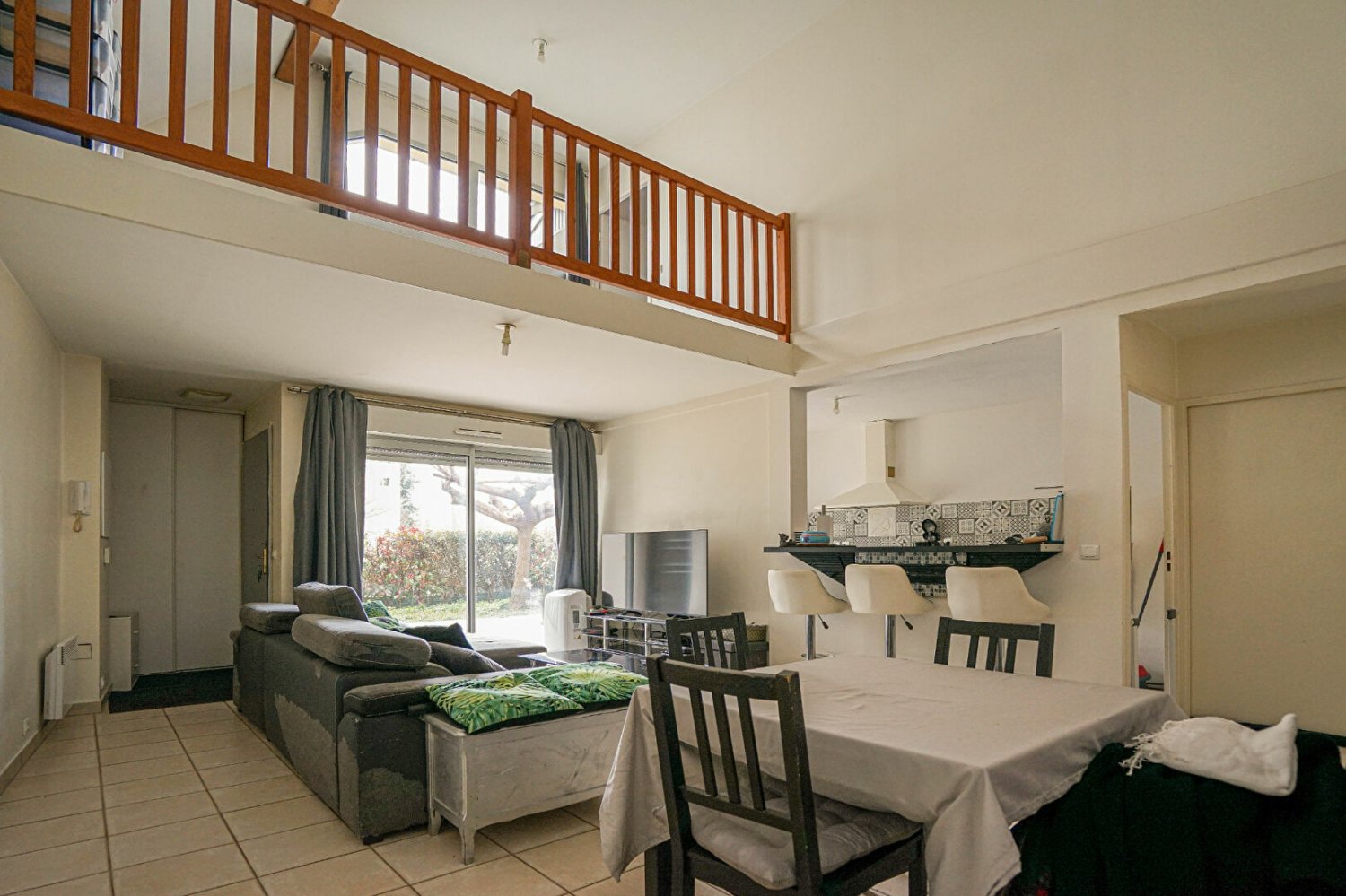 3 bedrooms House in Pau, France No. 279420