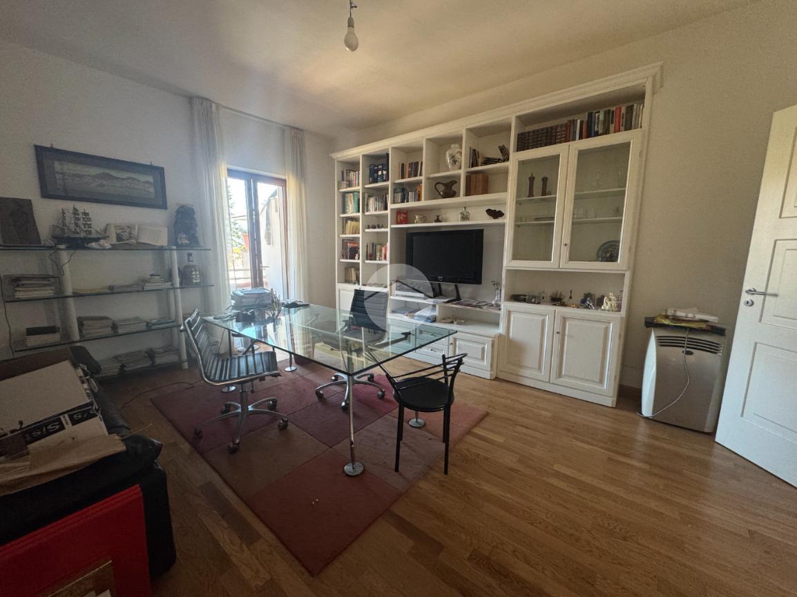 4 rooms House in Marano di Napoli, Italy No. 41641