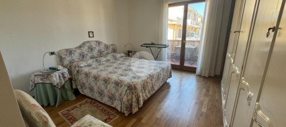 4 rooms House in Marano di Napoli, Italy No. 41641 22