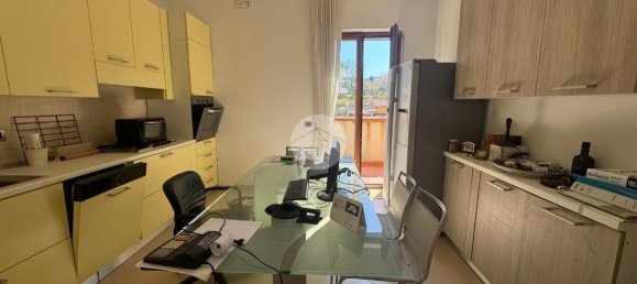 4 rooms House in Marano di Napoli, Italy No. 41641 6