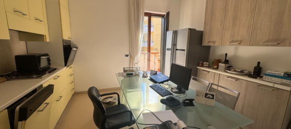 4 rooms House in Marano di Napoli, Italy No. 41641 9