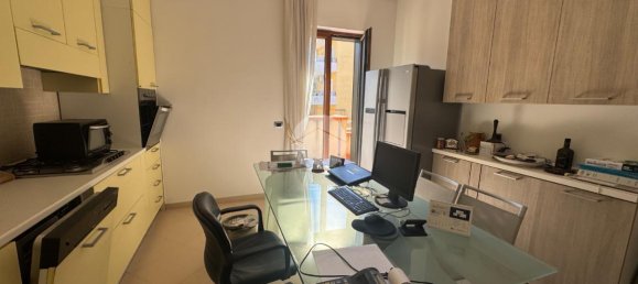 4 rooms House in Marano di Napoli, Italy No. 41641 8