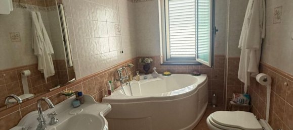 5 rooms Apartment in Crotone, Italy No. 298722 14