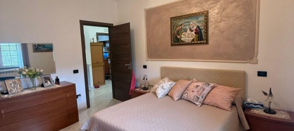 5 rooms Apartment in Crotone, Italy No. 298722 18