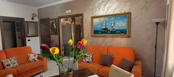 5 rooms Apartment in Crotone, Italy No. 298722 2