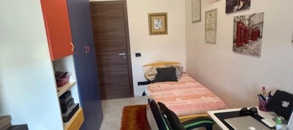 5 rooms Apartment in Crotone, Italy No. 298722 24