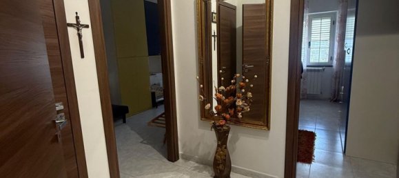 5 rooms Apartment in Crotone, Italy No. 298722 16