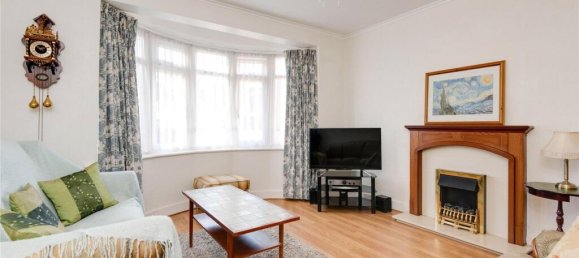 3 bedrooms House in London, United Kingdom No. 12697 2