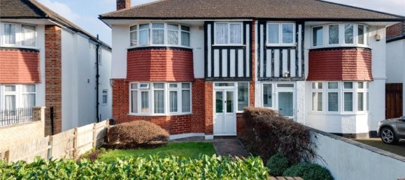 3 bedrooms House in London, United Kingdom No. 12697 9