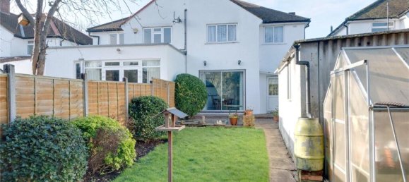 3 bedrooms House in London, United Kingdom No. 12697 8