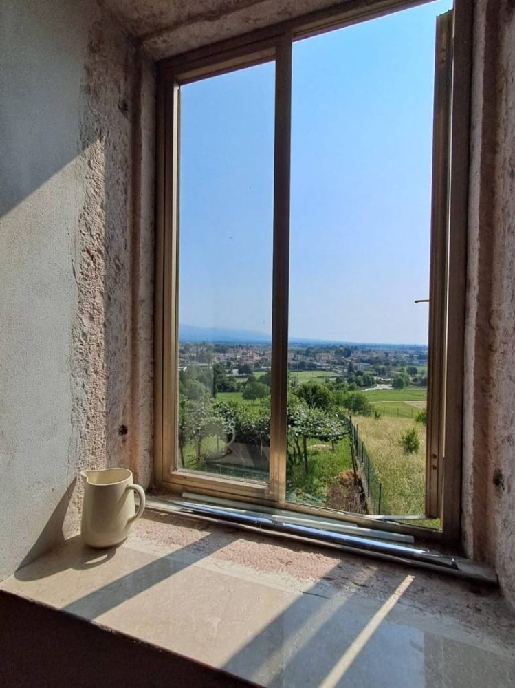 Casa de 3 dormitorios en San Vito di Leguzzano, Italy No. 133820