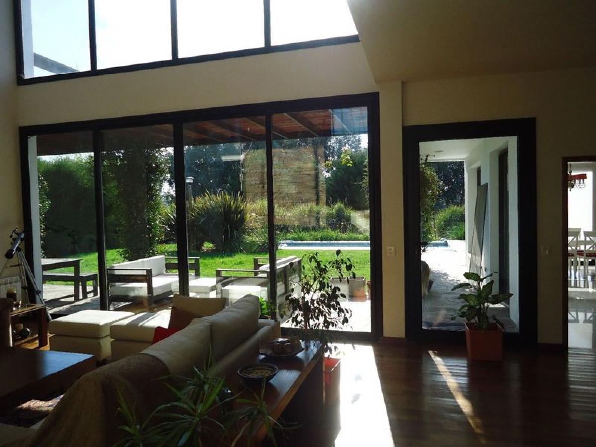 4 bedrooms House in Mar del Plata, Argentina No. 65163