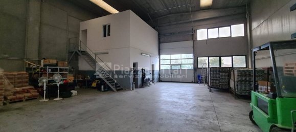 Almacén en Reggio Emilia, Italy 494 m² No. 143588 10