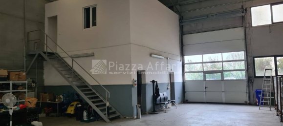 Almacén en Reggio Emilia, Italy 494 m² No. 143588 8