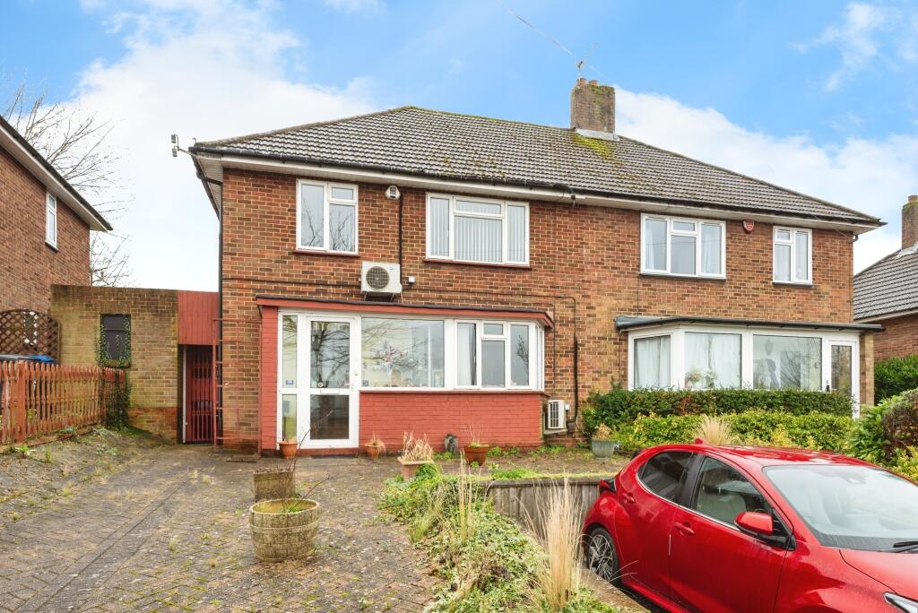 3 Schlafzimmer Haus in Coulsdon, United Kingdom, Nr. 8072