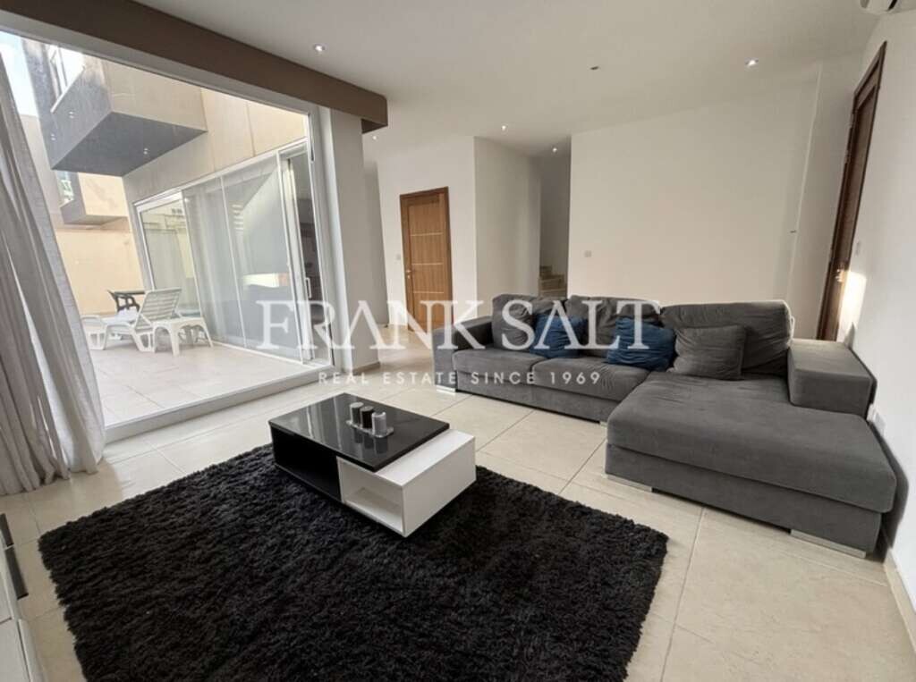 4 bedrooms Villa in Swieqi, Malta No. 3912