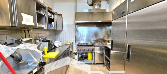 5 rooms Commercial property in Rome, Italy No. 158479 29