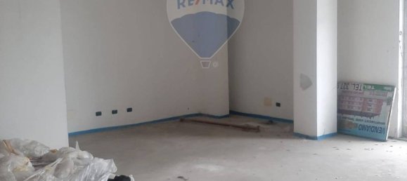 Коммерческая недвижимость с 1 комнатой в Перо, Италия № 58107 4