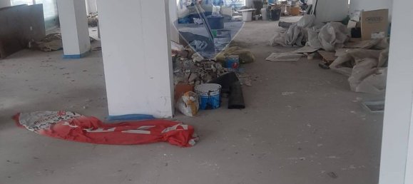 Коммерческая недвижимость с 1 комнатой в Перо, Италия № 58107 9