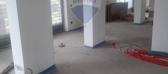 Коммерческая недвижимость с 1 комнатой в Перо, Италия № 58107 11