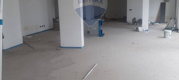 Коммерческая недвижимость с 1 комнатой в Перо, Италия № 58107 7