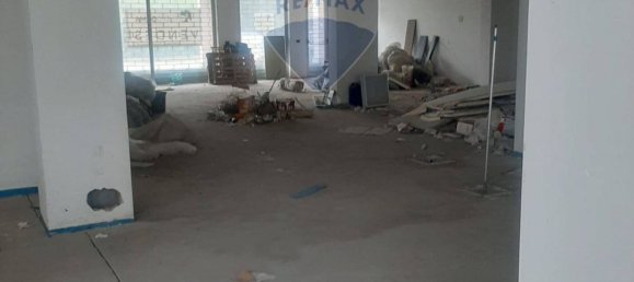 Коммерческая недвижимость с 1 комнатой в Перо, Италия № 58107 6