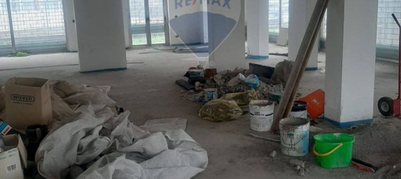 Коммерческая недвижимость с 1 комнатой в Перо, Италия № 58107 3