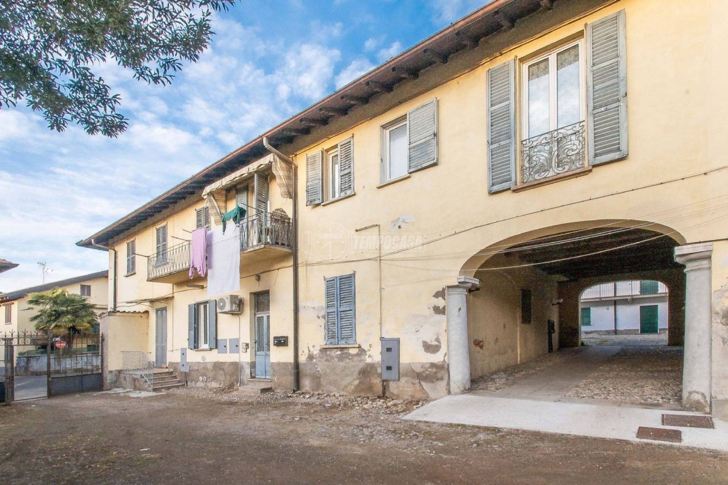 Apartamento de 1 dormitorio en Mozzate, Italy No. 169656