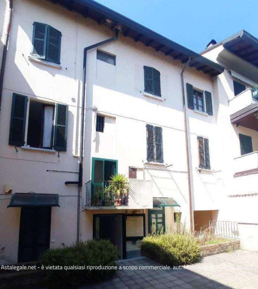 2غرفة شقة في Monza, Italy رقم 193258