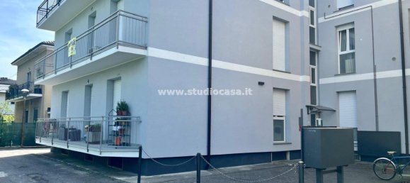 3 bedrooms Apartment in Treviglio, Italy No. 373183 2
