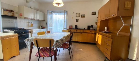 Дом с 10 комнатами в Сасселло, Италия № 125405 17