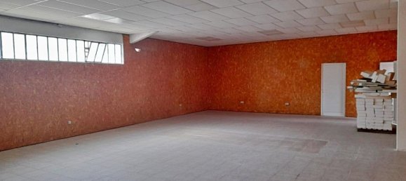 998m² Warehouse in Maia, Portugal No. 49605 9