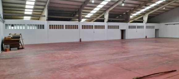 998m² Warehouse in Maia, Portugal No. 49605 12