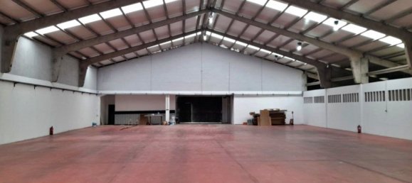 998m² Warehouse in Maia, Portugal No. 49605 5