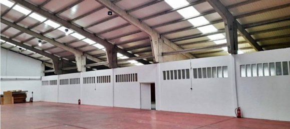 998m² Warehouse in Maia, Portugal No. 49605 2