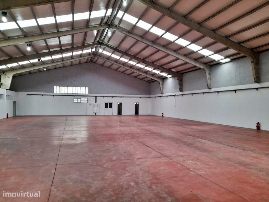 998m² Warehouse in Maia, Portugal No. 49605