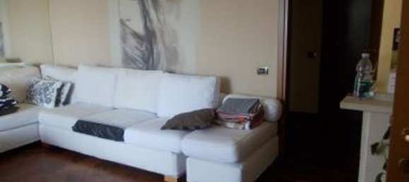 3 bedrooms Apartment in Milan, Italy No. 357950 9