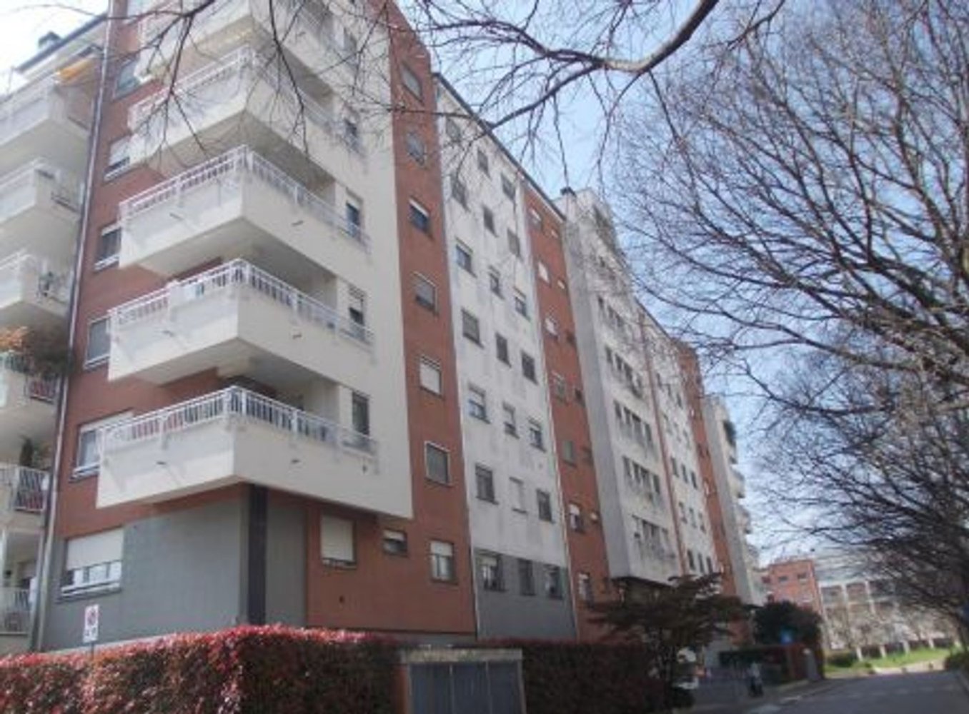 3 bedrooms Apartment in Milan, Italy No. 357950