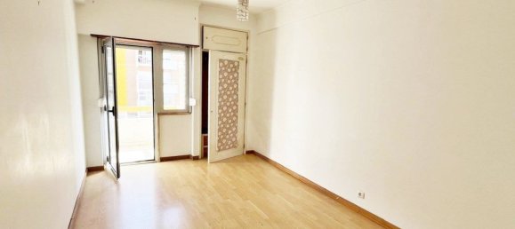 2 Schlafzimmer Wohnung in Oeiras, Portugal, Nr. 321709 9