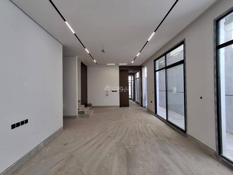 5 bedrooms Villa in Riyadh, Saudi Arabia No. 302