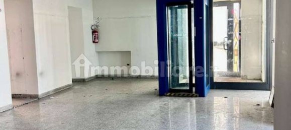 Propiedad comercial de 3 habitaciónes en Florence, Italy No. 200123 6